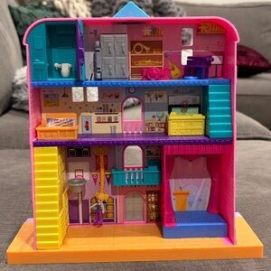 Polly Pocket Pollyville Mighty School Playset     mattel girls toy toys dolls